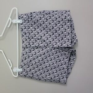 Banana Republic White Black Design Hampton Fit Shorts Size 2